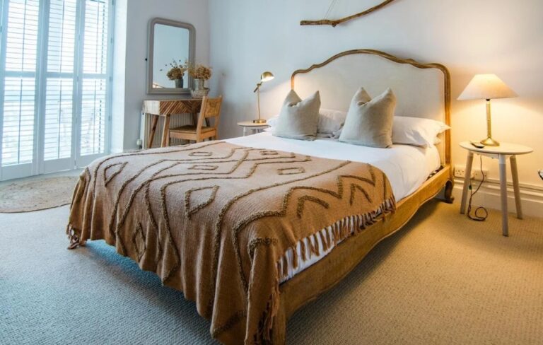 Primrose Bedroom1