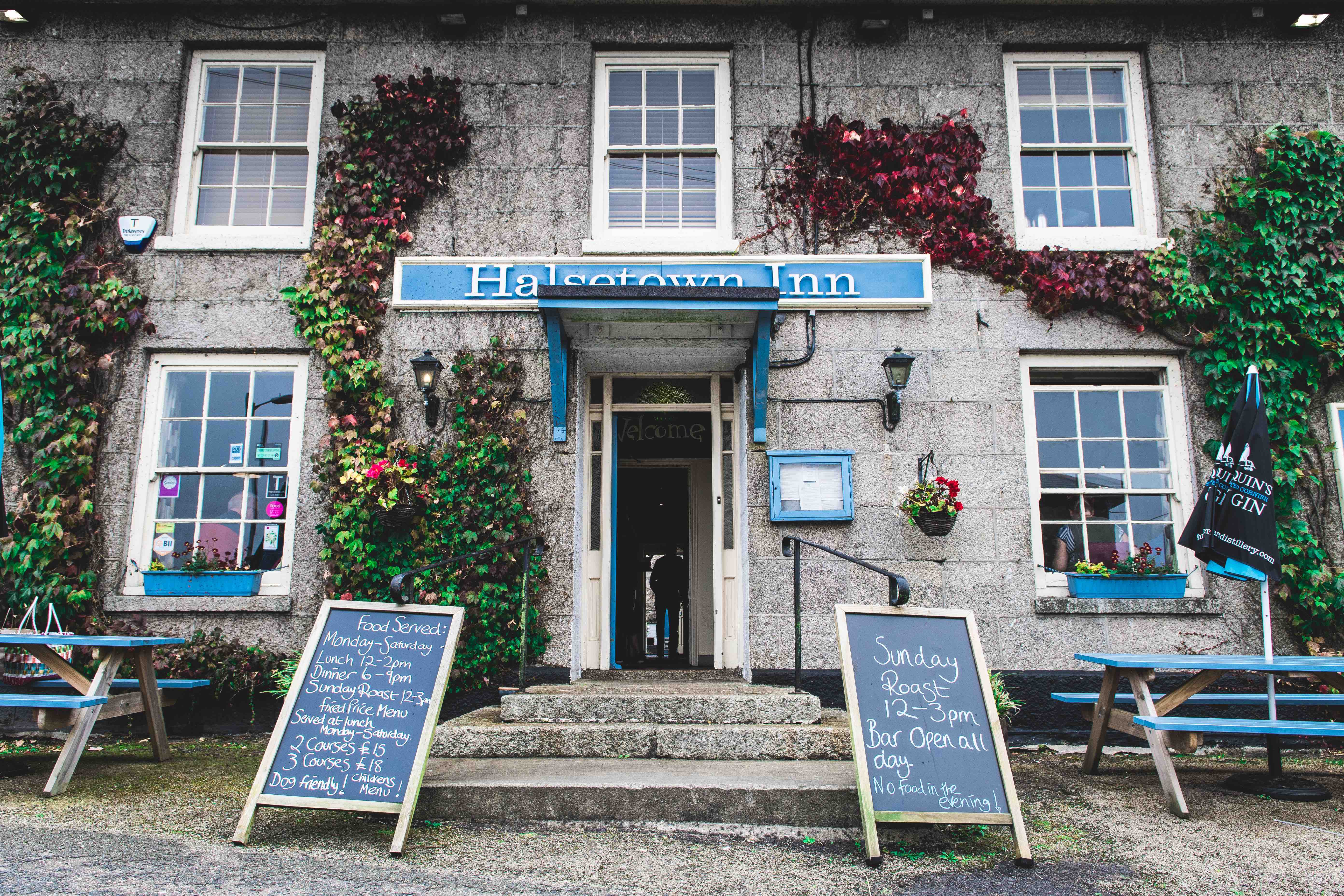 The Halsetown Inn Winter Pubs (Meor Design) 3